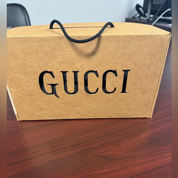 Gucci Tennis Shoes - Picture 5 of 16